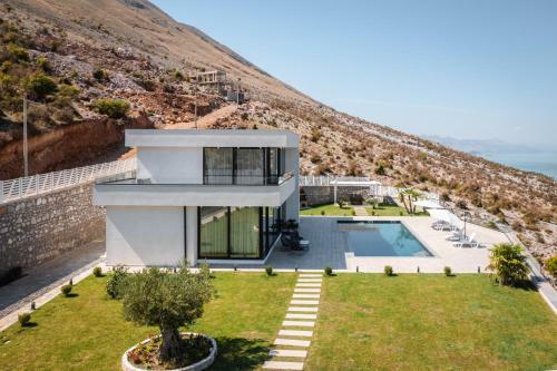 Panoramic Lake View Luxury Villa