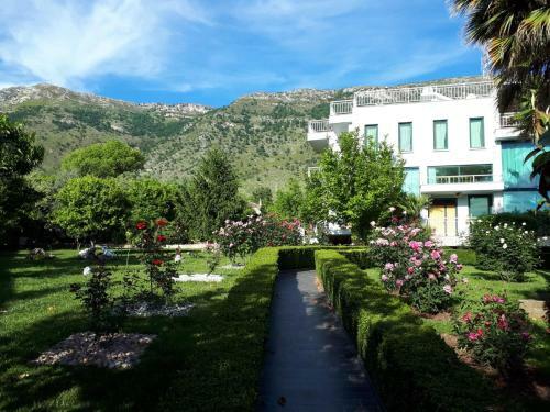 Beach Hiking Holiday Villa Luanit