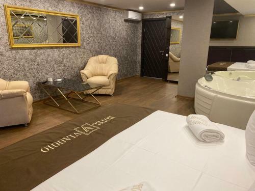 Via Hotel & Tours