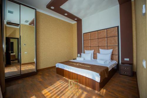 Via Hotel & Tours