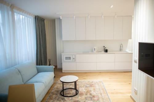 Seven Luxury Suites - Apartments