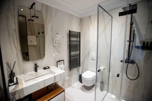 Seven Luxury Suites - Apartments