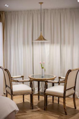 Seven Luxury Suites - Apartments