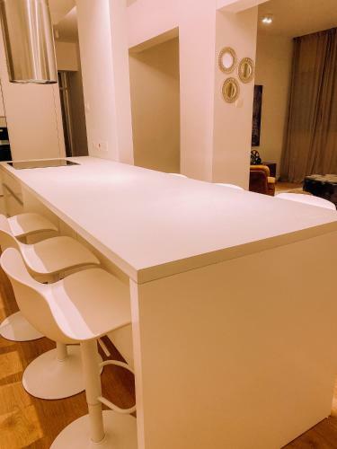 Newly Renovated Super Chic Apartment