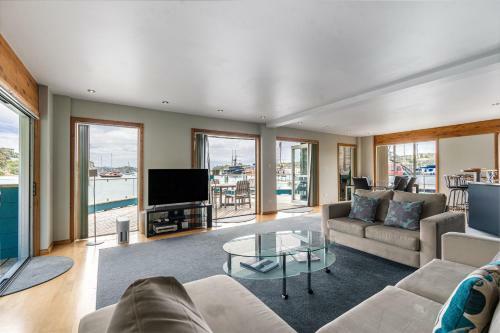 The Landing At The Boathouse - Opua Holiday Apartment
