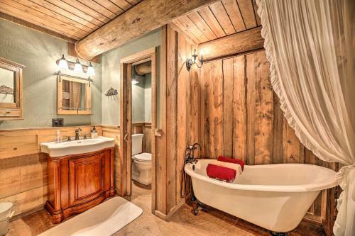 Rustic Greer Cabin With Mountain Views!