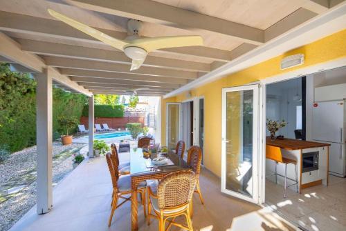 Villa Lime Coral