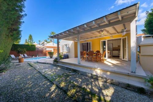 Villa Lime Coral