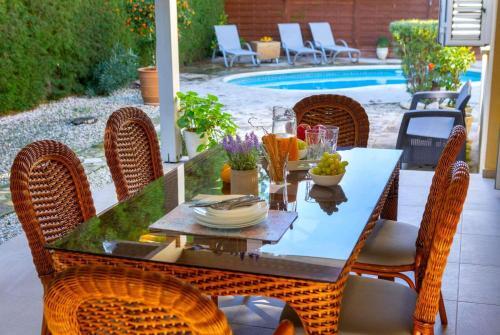 Villa Lime Coral