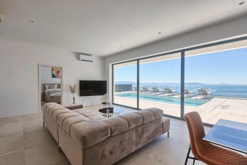 Brand New Villa Ultima