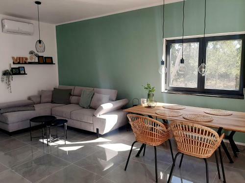 Juma Apartment Vir