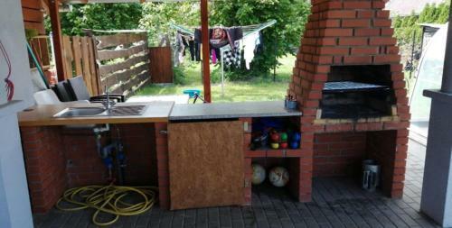 Modernes Ferienhaus Mit Sch�nem �berdachtem Pool
