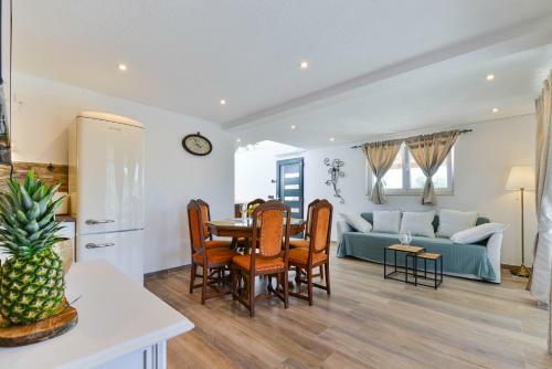 Modern Rustic Villa Kate