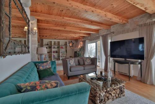 Villa Grey Star