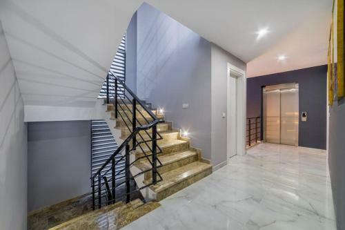City And Sea View Pool L�x Villa