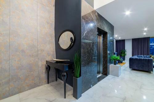 City And Sea View Pool L�x Villa