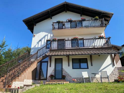 Hostal Casa Raiul Muntilor