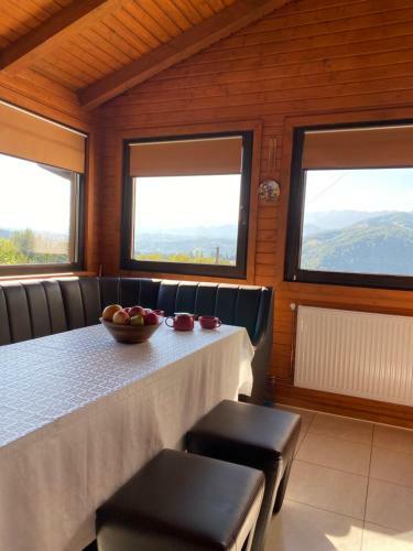 Hostal Casa Raiul Muntilor
