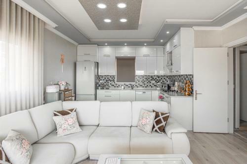 Apartamento Spacious 2 Br House With A View In Konac?k