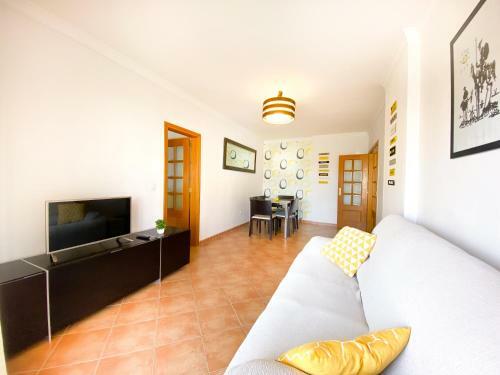 Apartamento Charming 2 Bedroom - 10min Walk To Beach
