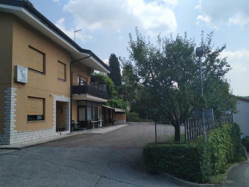 Hotel Accomodation Pertout
