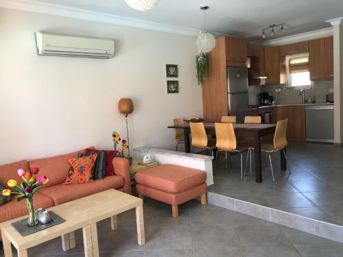 7 People Cozy Private Villa With Swimming Pool