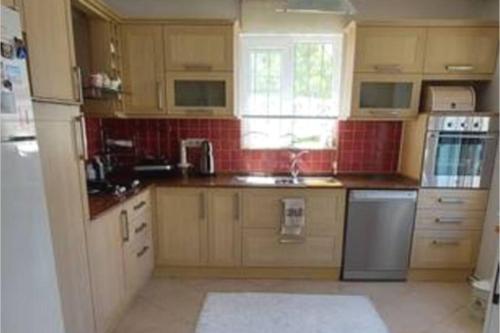 Villa Amazin New Property Near Centre .