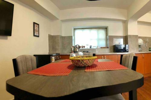 Apartamento New Duplex 8 Min Walk To Main Square