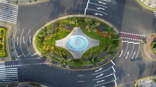 Apartamento ? Maras Residence ? Luxury Rooftop Pool & Grill