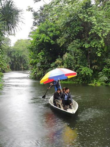 Hostal Misahualli Laguna Paikawe B&B