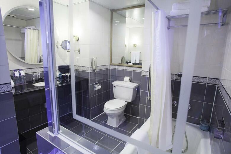 Hotel New World Saigon (club)