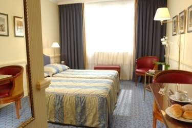 Hotel Manotel Royal