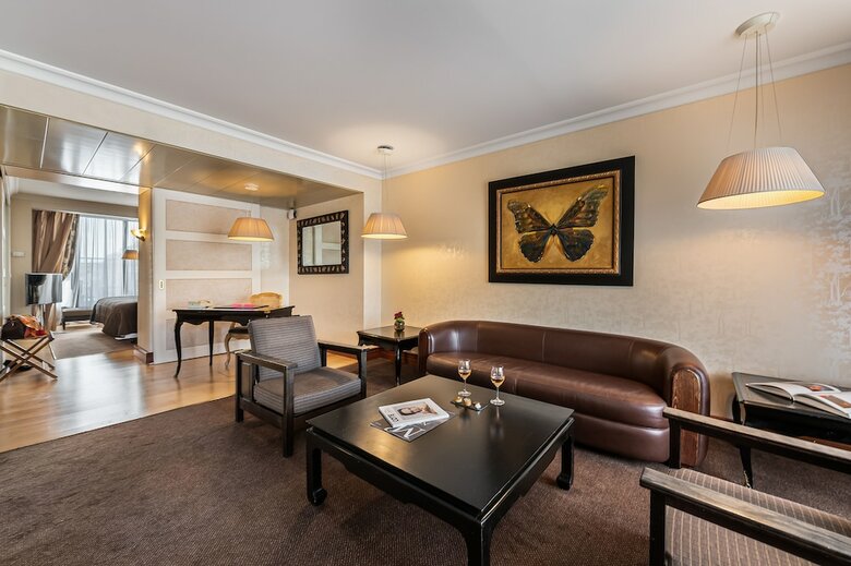 Hotel Manotel Royal