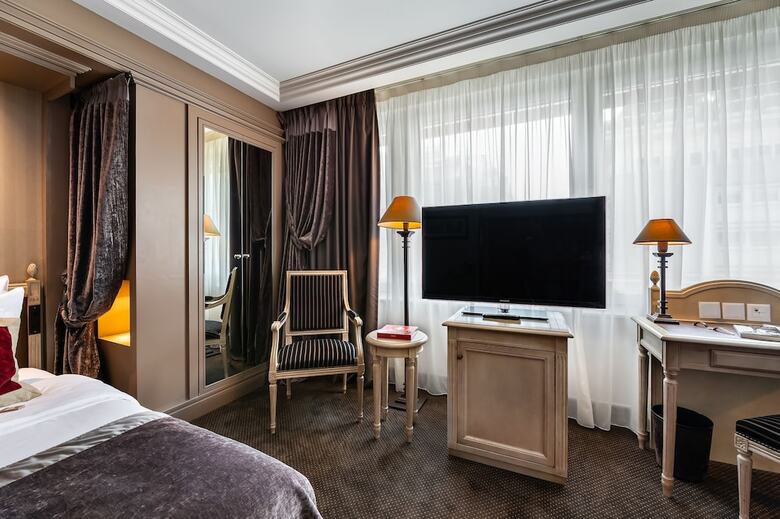 Hotel Manotel Royal