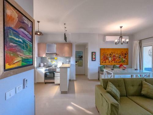 Exotic Retreat 2 Br Apartment In Water Side Lagoon Pool