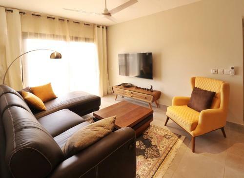Forest View Apartments- E 12