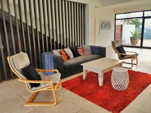 Apartment E14, Forest View Apartments
