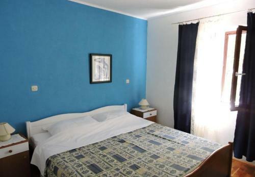 Apartments Sime - 800 M From Sea