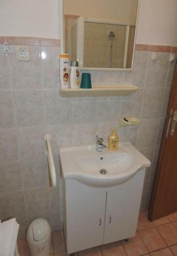 Apartments Sime - 800 M From Sea