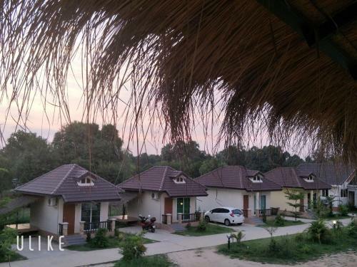 Hostal Suwi Coco Ville Resort