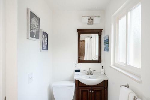 Spacious - Updated 4 Bedroom Home - Backyard Oasis