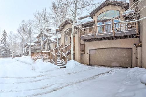House With Hot Tub And Deck - Shuttle To Skiing!