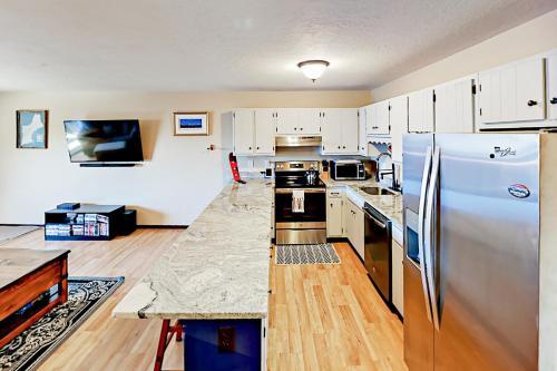 Mountian View Condo Unit S303