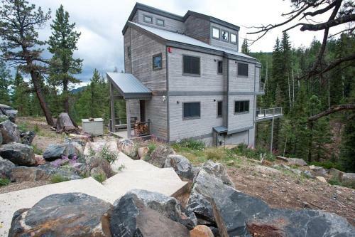 1601 Lake Purgatory Drive