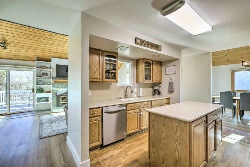 Serene Glenwood Springs Home With Viewing Deck!