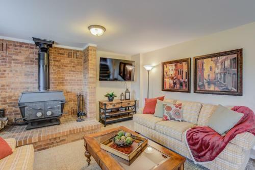 Expansive Peak Views, 6br House, Near Usafa