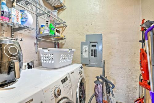 Colorado Springs Dwelling, Walk To Downtown!