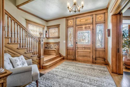 8br Downtown, Pool Table & Mini Golf, Foosball