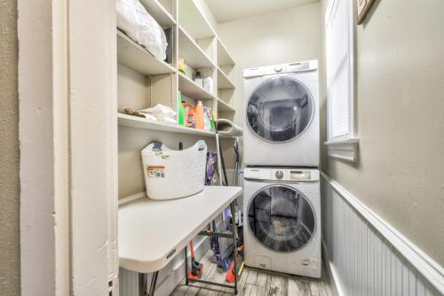 8br Downtown, Pool Table & Mini Golf, Foosball