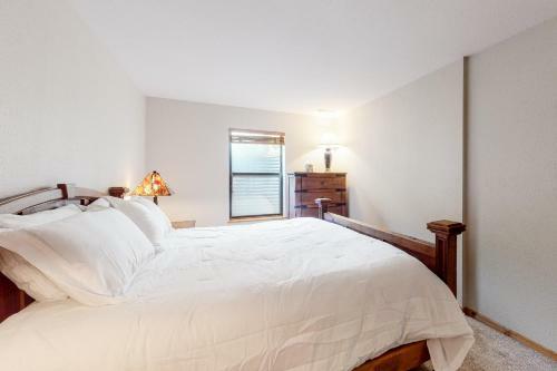 Cabin Getaway & Stonewood Lodge